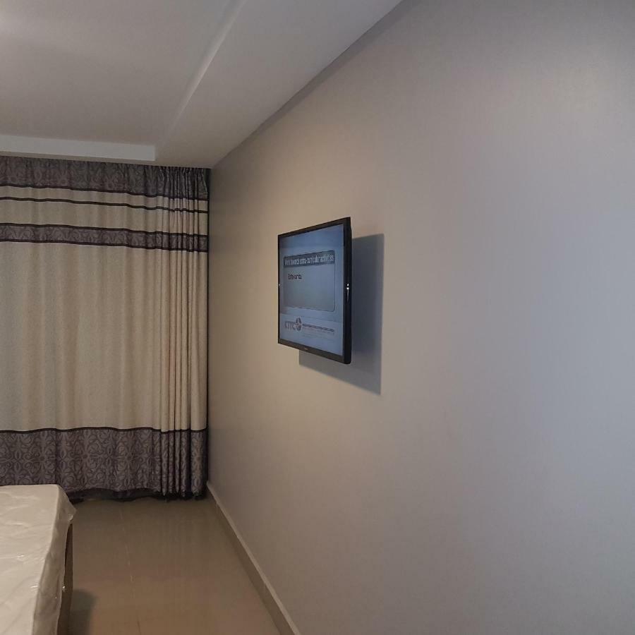 Adala Motel Meru Экстерьер фото